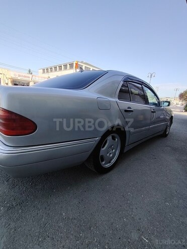Mercedes E 200-16