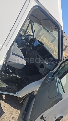 Ford Transit-4
