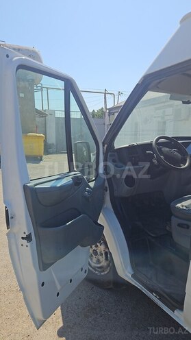 Ford Transit-3