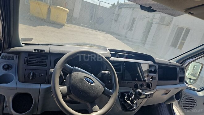 Ford Transit-2
