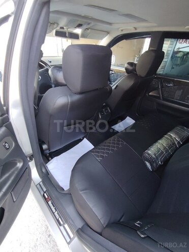 Mercedes E 200-13