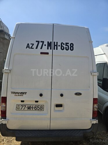 Ford Transit-5