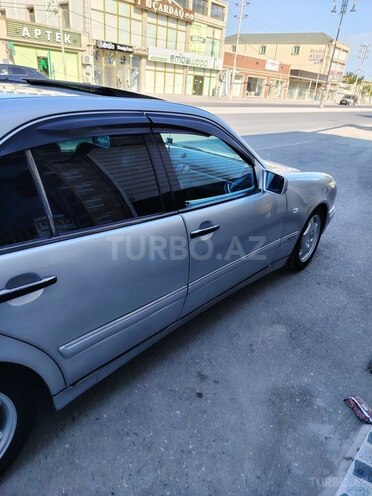 Mercedes E 200-18