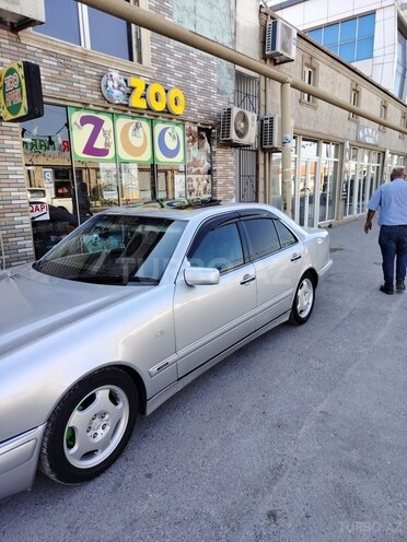 Mercedes E 200-20