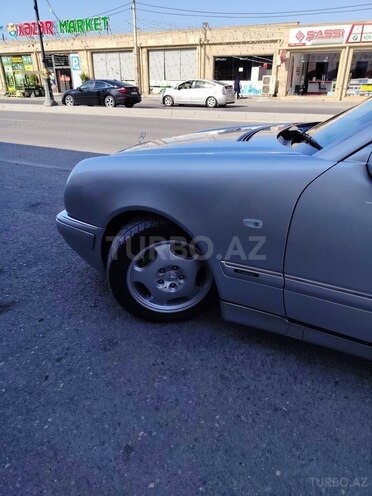 Mercedes E 200-9