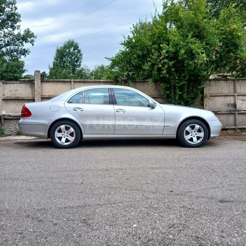 Mercedes E 220-4