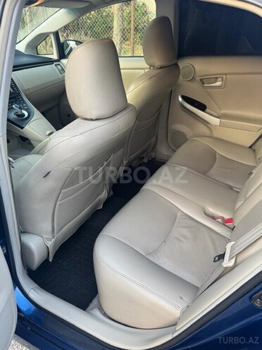 Toyota Prius-8