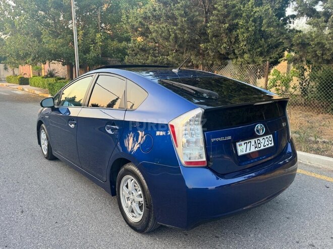 Toyota Prius-13