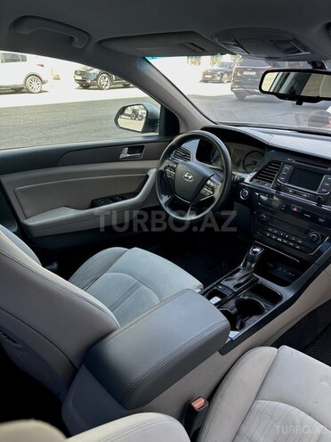 Hyundai Sonata-6