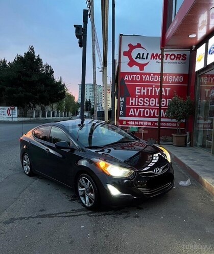 Hyundai Elantra-1
