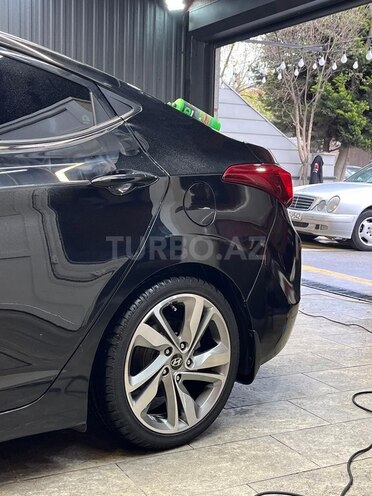 Hyundai Elantra-3