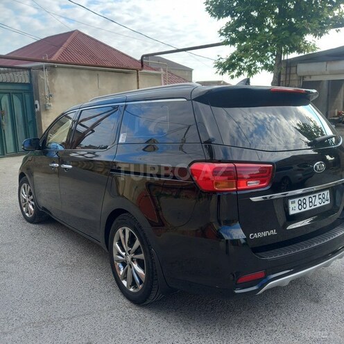 Kia Carnival-8