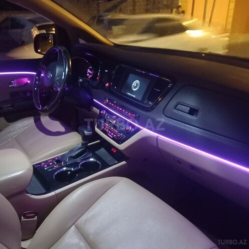 Kia Carnival-14