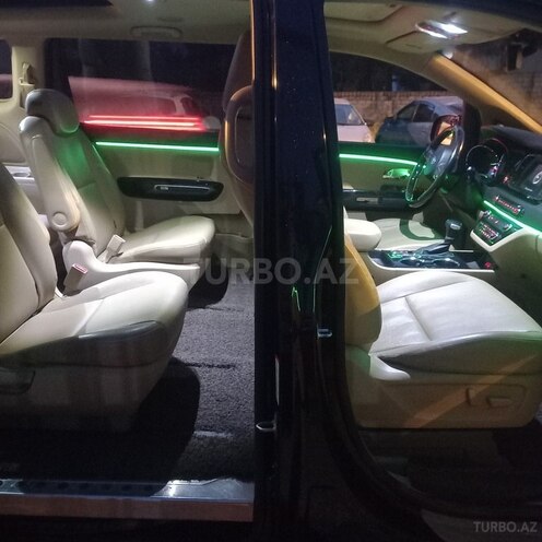 Kia Carnival-18