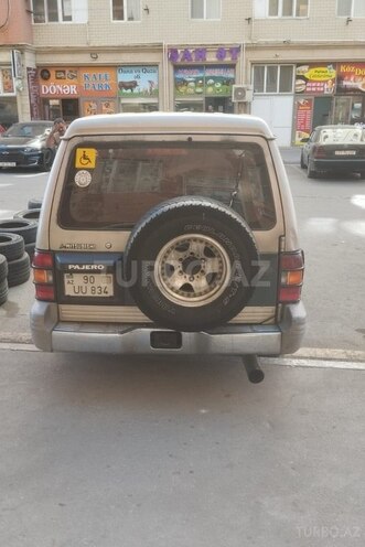 Mitsubishi Pajero-2