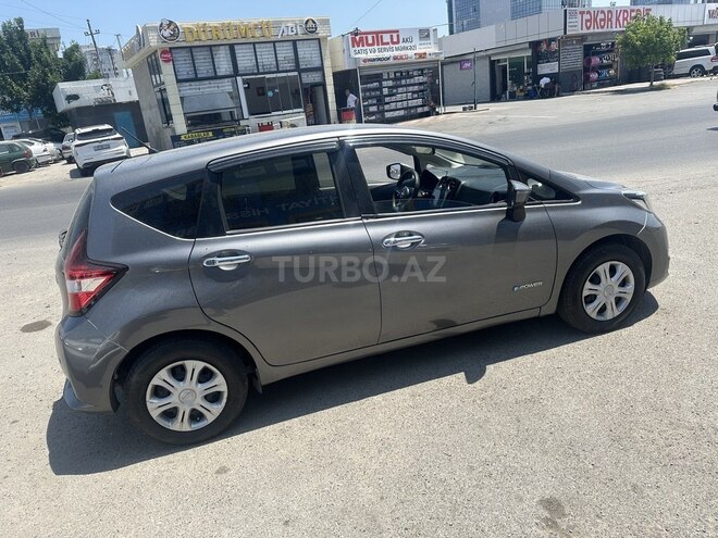 Nissan Note-8