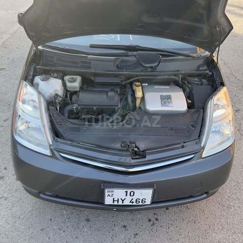 Toyota Prius-4
