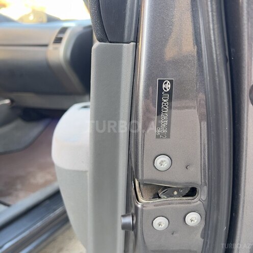 Toyota Prius-15