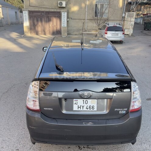 Toyota Prius-8