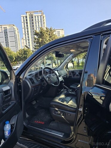 Toyota Land Cruiser-3