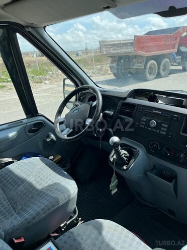 Ford Transit-3