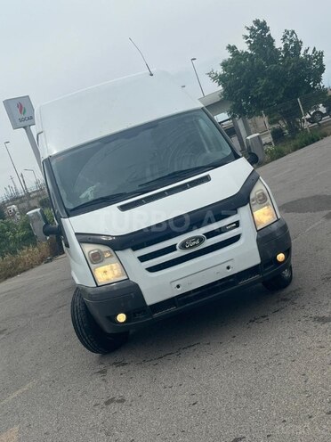 Ford Transit-10