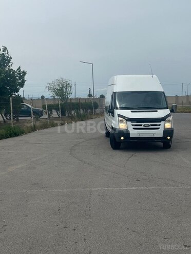Ford Transit-9