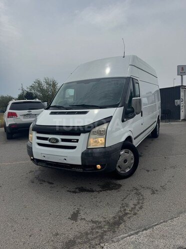 Ford Transit-8