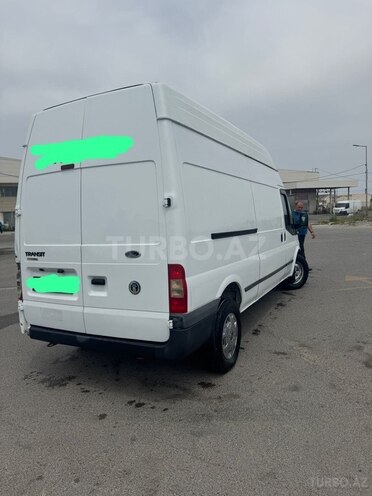 Ford Transit-6
