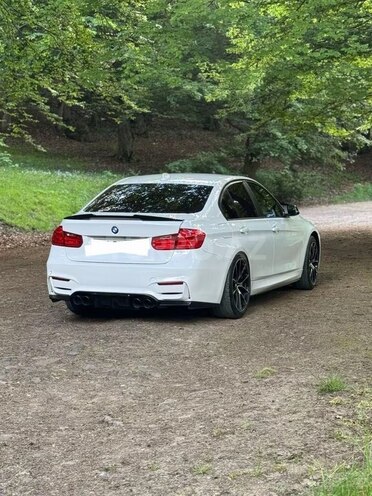 BMW 320-7
