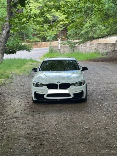 BMW 320-1