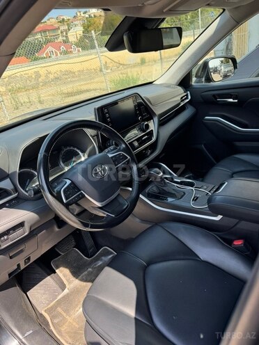 Toyota Highlander-4