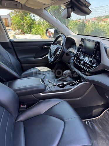 Toyota Highlander-6