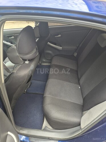 Toyota Prius-7