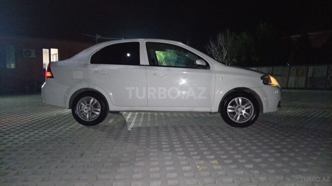 Chevrolet Aveo-5