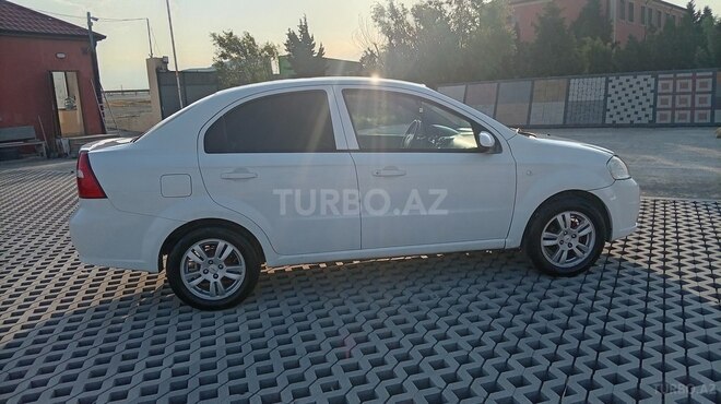 Chevrolet Aveo-10