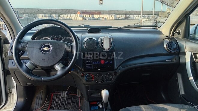 Chevrolet Aveo-8