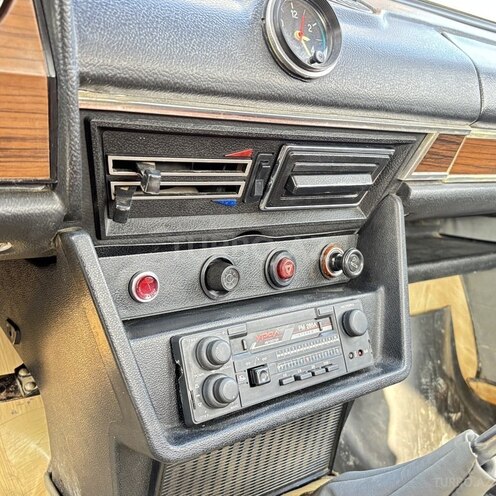 LADA (VAZ) 2106-17