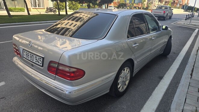 Mercedes E 240-5