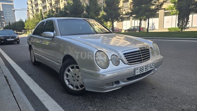 Mercedes E 240-4