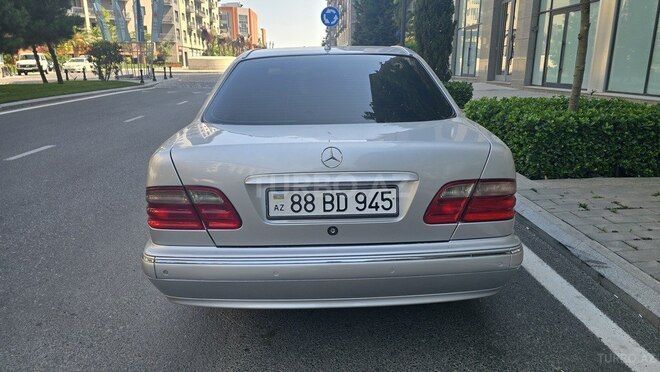 Mercedes E 240-2