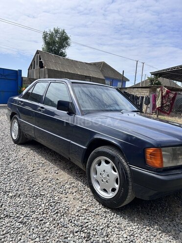 Mercedes 190-2