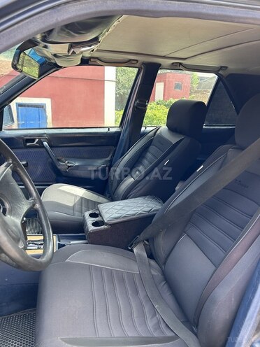 Mercedes 190-8