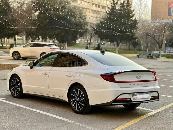 Hyundai Sonata-15