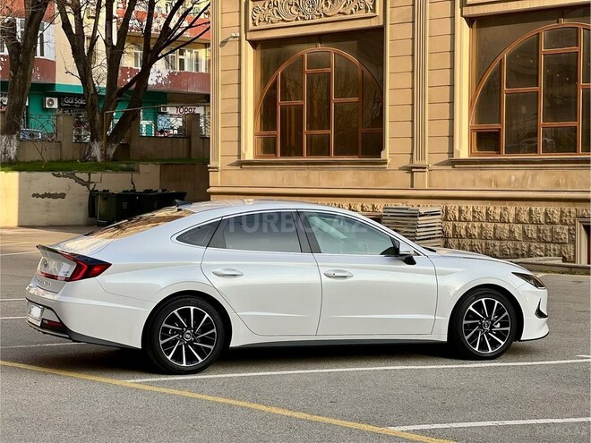 Hyundai Sonata-11