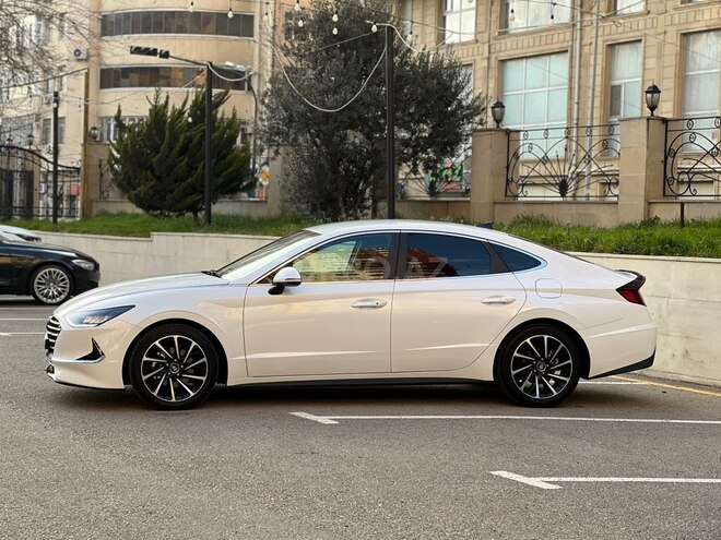 Hyundai Sonata-16