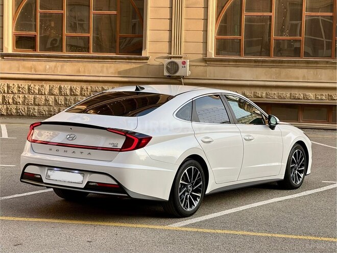Hyundai Sonata-12
