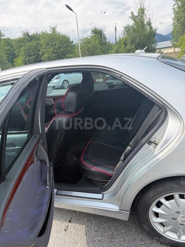 Mercedes E 270-8