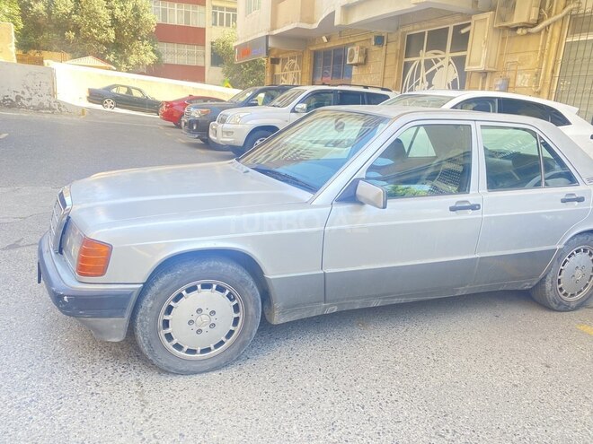 Mercedes 190-2