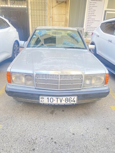 Mercedes 190-1
